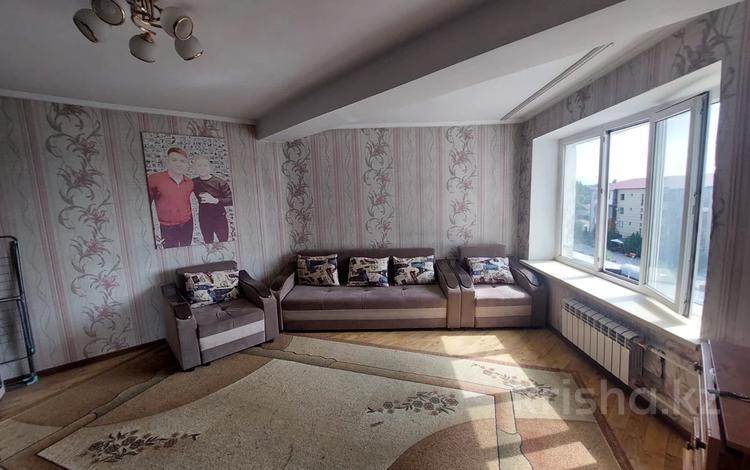 3-комнатная квартира · 70 м² · 5/5 этаж, 𝐌-𝐍 𝐊𝐀𝐑𝐀𝐓𝐀𝐋 — 𝐍𝐈𝐒𝐇 - 𝐍𝐀𝐁𝐄𝐑𝐄𝐙𝐇𝐍𝐀𝐘𝐀 - 𝐊𝐀𝐑𝐀𝐓𝐀𝐋 - 𝐀𝐆𝐄𝐍𝐒𝐓𝐕𝐎 𝐋𝐈𝐃𝐄𝐑! 𝐙𝐕𝐎𝐍𝐈! за 18.5 млн ₸ в Талдыкоргане, Каратал — фото 2