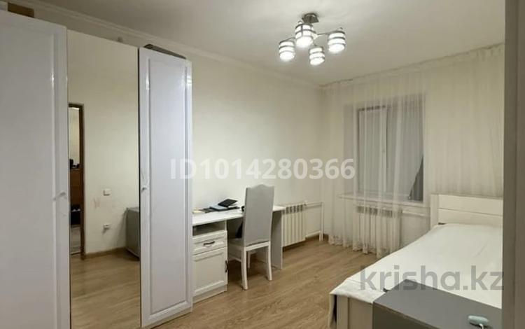 4-бөлмелі пәтер · 140 м² · 4/4 қабат, Самар, бағасы: 280 000 ₸ в Уральске — фото 2