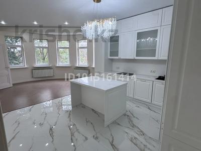 4-бөлмелі пәтер · 200 м² · 3/6 қабат, Мирас ш/а. 128/2, бағасы: 203 млн ₸ в Алматы, Бостандыкский р-н