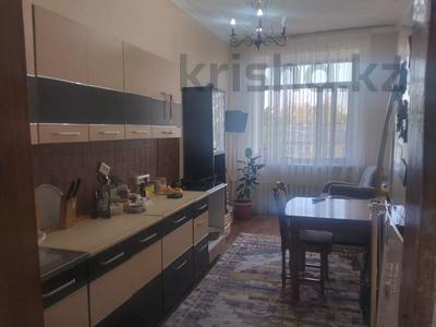 Отдельный дом · 4 комнаты · 131.2 м² · 6 сот., Центральная 4 за 28 млн ₸ в Семее