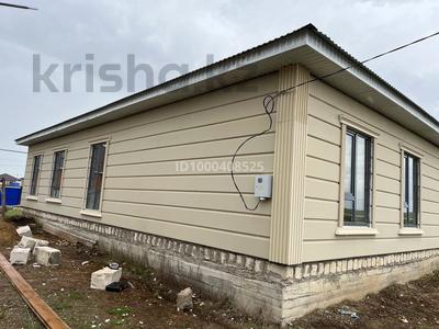 Продажа домов и дачи в Актюбинской обл.: Отдельный дом · 4 комнаты · 150 м² · 1000 сот., Акжар2 244а за 18 млн 〒 Отдельный дом · 4 комнаты · 150 м² · 1000 сот., Акжар2 244а за 18 млн 〒 в Актобе, жилой массив Акжар-2
