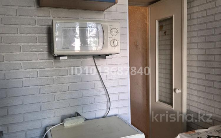 2-бөлмелі пәтер · 47 м² · 1 қабат, мкр №1 26/2 — ул Саина уг ул Маречека, бағасы: 200 000 ₸ в Алматы, Ауэзовский р-н — фото 2