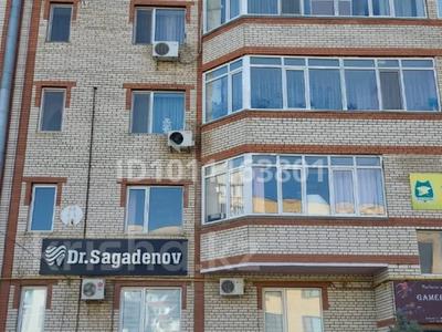 4-комнатная квартира · 108 м² · 5/5 этаж, мкр Женис 21 за 33 млн 〒 в Уральске