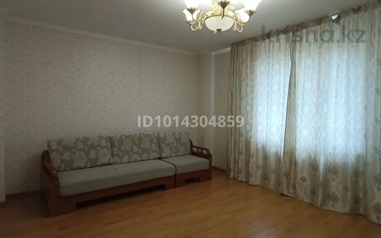 3-комнатная квартира · 90 м² · 9/9 этаж, мкр Комсомольский, Бокейхана 30 — Триумфальная арка за 300 000 ₸ в Астане, Есильский р-н — фото 2
