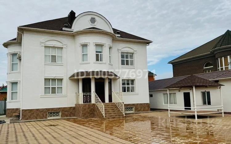 Отдельный дом · 10 комнат · 400 м² · 10 сот., Демесинова 21 за 115 млн 〒 в  — фото 2