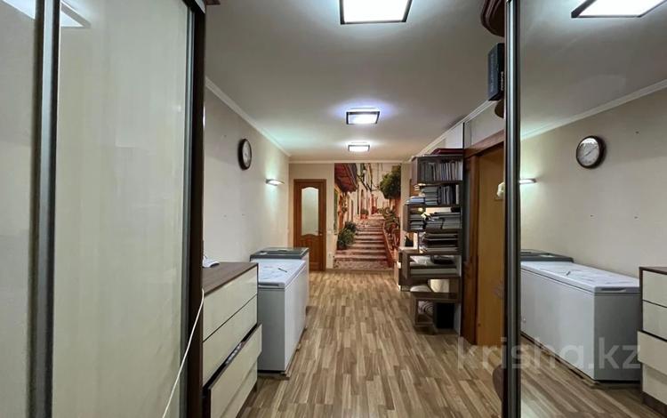 2-комнатная квартира · 71 м² · 6/6 этаж, мкр Новый Город, Ермекова 106 — Супермаркет Аян, Березка за 21 млн ₸ в Караганде, Казыбек би р-н — фото 12