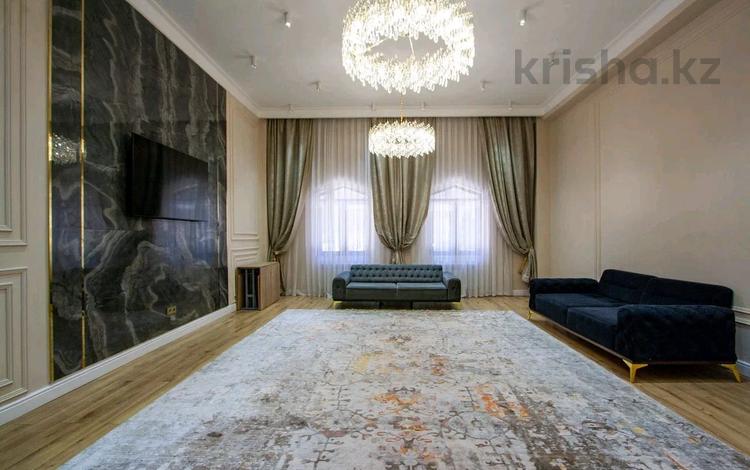 3-комнатная квартира · 113.4 м² · 1/7 этаж, Жамакаева 254/2 за 132 млн ₸ в Алматы, Медеуский р-н — фото 2