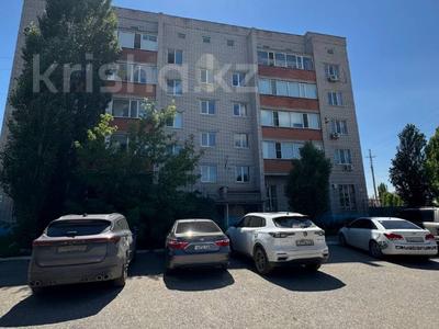 4-комнатная квартира · 109 м² · 2/5 этаж, Авиагородок 22б за 28.5 млн ₸ в Актобе, мкр Авиагородок