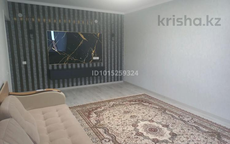 2-комнатная квартира · 70 м² · 2/5 этаж, ЖК Арман 16/25 — Двор ресторана Армад за 130 000 ₸ в Туркестане — фото 2