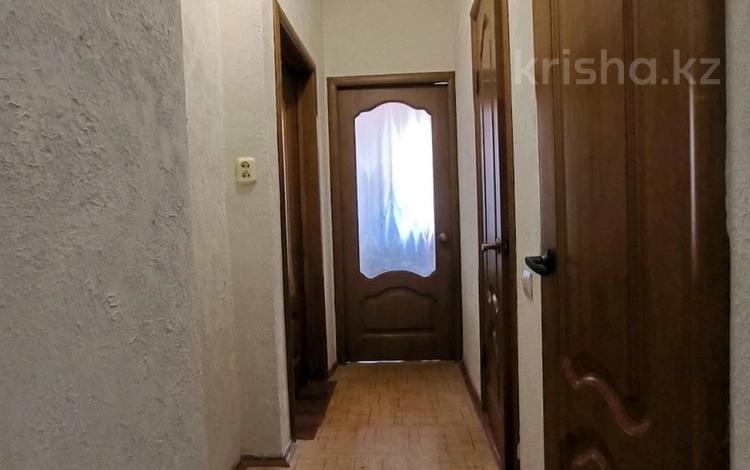 3-бөлмелі пәтер · 57.5 м² · 2/3 қабат, Привокзальная, бағасы: 13.5 млн ₸ в Уральске — фото 2