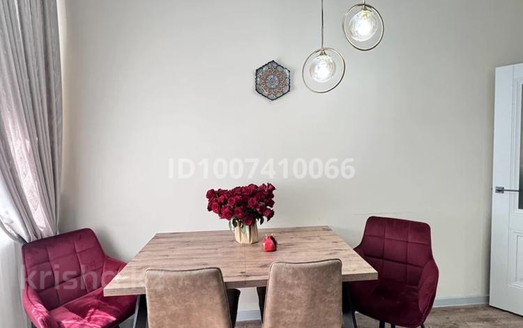2-комнатная квартира · 70 м² · 8/9 этаж, мкр. Алтын орда, Алия Молдагулова 62/1 за 320 000 ₸ в Актобе — фото 2