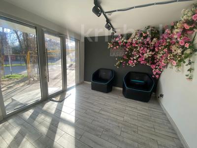 Свободное назначение, салоны красоты • 57.5 м² за 45 млн 〒 в Шымкенте, Аль-Фарабийский р-н