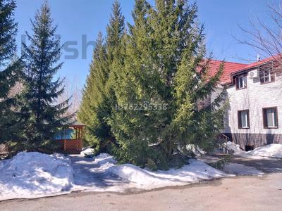 Дом · 10 комнат · 700 м², Пушкина 173 — Футбольный стадион, гостиница шаржум, космический центр за 20 000 〒 в Акколе