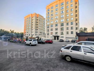 2-комнатная квартира · 93.7 м² · 3/9 этаж, Есенжанова за 36 млн 〒 в Уральске