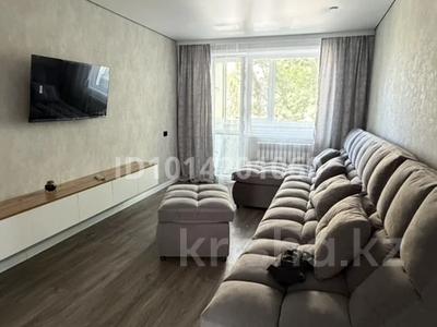2-комнатная квартира · 49 м² · 2/5 этаж, Пришахтинск, 23й микрорайон 28 за 15 000 ₸ в Караганде, Алихана Бокейханова р-н
