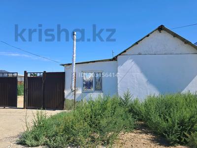 Отдельный дом · 2 комнаты · 65.5 м² · 10 сот., мкр Жумыскер, Базар Жырау 18 за 16 млн 〒 в Атырау