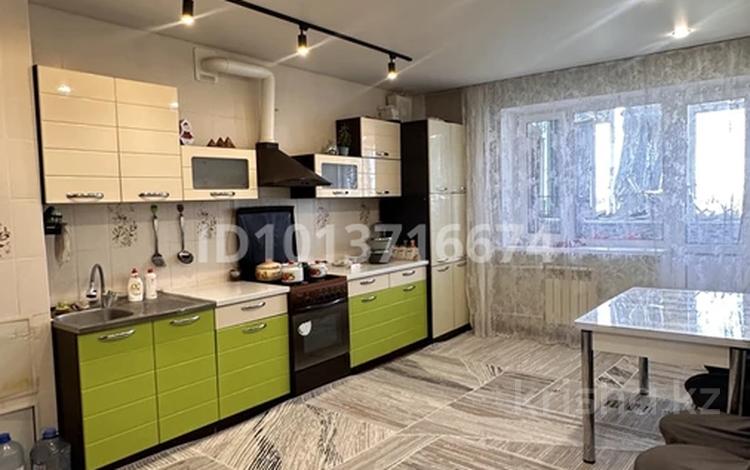 2-бөлмелі пәтер · 84 м² · 6/6 қабат, Жилгородок ш/а. 5/1, бағасы: 35.5 млн ₸ в Актобе, мкр Жилгородок — фото 2