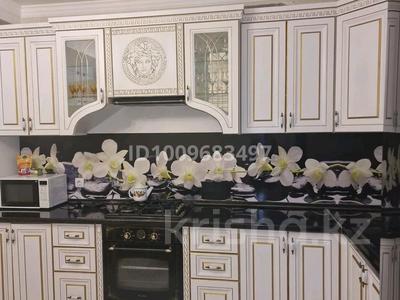 2-бөлмелі пәтер · 90 м² · 1/5 қабат, мкр. Алтын орда, бағасы: 250 000 ₸ в Актобе
