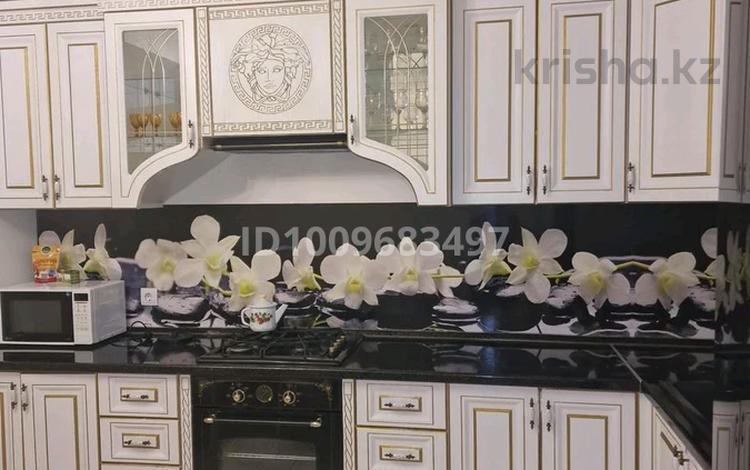 2-бөлмелі пәтер · 90 м² · 1/5 қабат, мкр. Алтын орда, бағасы: 250 000 ₸ в Актобе — фото 2