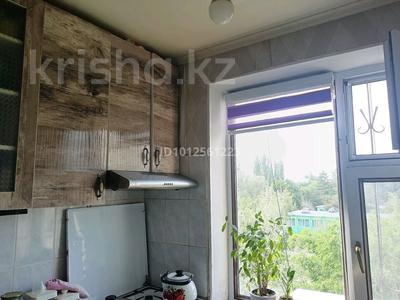2-комнатная квартира · 45 м² · 5/5 этаж, мкр Самал 32 — 39 школы за 12 млн ₸ в Таразе