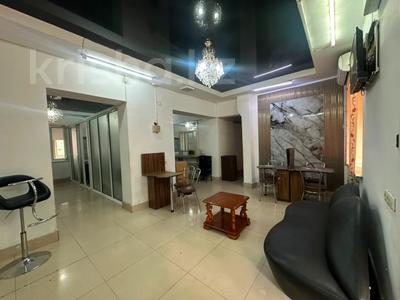 Свободное назначение, офисы, магазины и бутики, салоны красоты, медцентры и аптеки, образование, развлечения · 164 м² за 50 млн ₸ в Шымкенте, Туран р-н