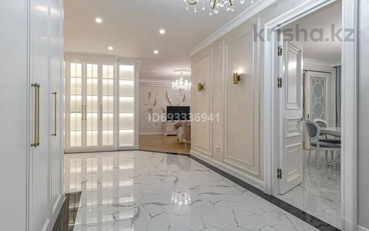 3-комнатная квартира · 160 м² · 11/13 этаж, Кунаева 14 за 125 млн 〒 в Астане, Есильский р-н — фото 2