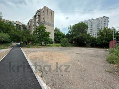 Участок · 10 соток, Мкр Самал-2 за 300 млн ₸ в Алматы, Медеуский р-н