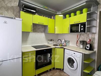 2-бөлмелі пәтер · 42 м² · 3/5 қабат · ай сайын, Бурова 15 — Маг. Волна, бағасы: 130 000 〒 в Усть-Каменогорске