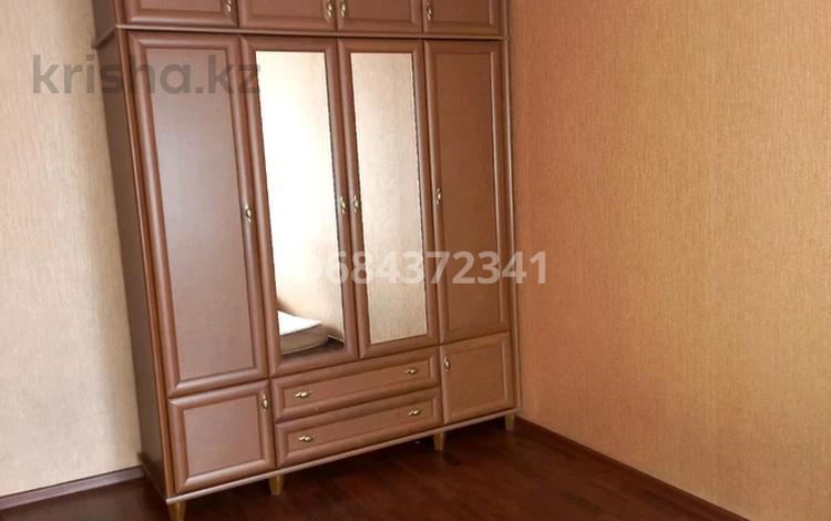 3-комнатная квартира · 60 м² · 4/4 этаж, мкр №1 76 за 260 000 〒 в Алматы, Ауэзовский р-н — фото 2
