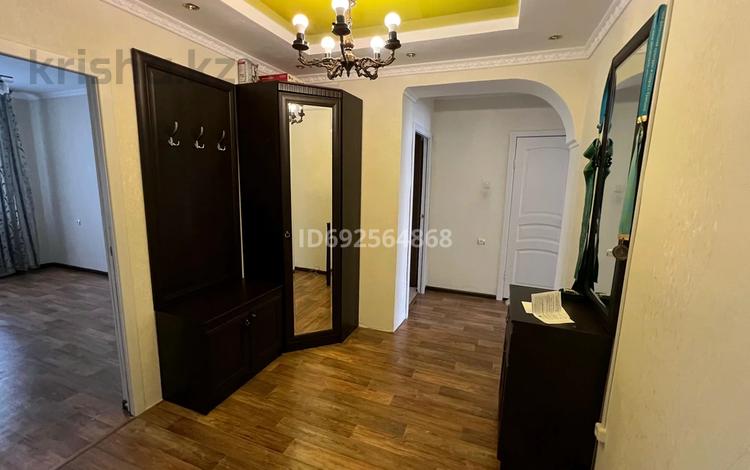 4-бөлмелі пәтер, 126 м², 3/10 қабат, мкр Кунаева 59 — Алтындар, бағасы: 40 млн 〒 в Уральске, мкр Кунаева — фото 26