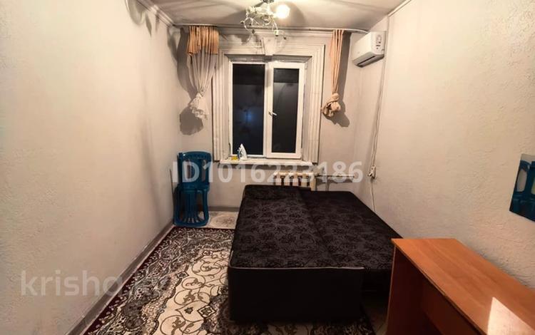 1 комната · 11 м², мкр №1 Алтарсарина 1/1 — Алтынсарина Кабдолова за 90 000 ₸ в Алматы, Ауэзовский р-н — фото 2