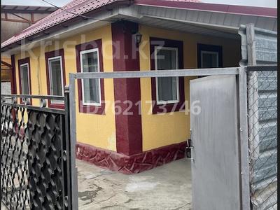 Продажа домов и дачи в Алматы: Отдельный дом · 3 комнаты · 53 м² · 2.35 сот., Муканова 109а — Жибек жолы за 68 млн 〒 Отдельный дом · 3 комнаты · 53 м² · 2.35 сот., Муканова 109а — Жибек жолы за 68 млн 〒 в Алматы, Алмалинский р-н