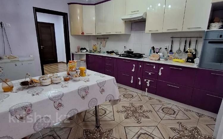 2-бөлмелі пәтер · 83.4 м² · 5/5 қабат, Абулхаир Хана, бағасы: 32 млн ₸ в Уральске — фото 2