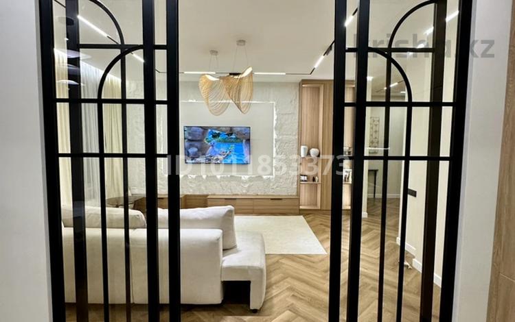 3-бөлмелі пәтер · 90 м² · 8/12 қабат, ул. Е-36 2/1, бағасы: 85 млн ₸ в Астане, Есильский р-н — фото 2