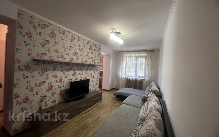 2-бөлмелі пәтер, 50 м², 2/5 қабат ай сайын, Абылай хана 147 — Абая, бағасы: 300 000 〒 в Алматы — фото 2