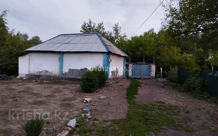 Отдельный дом · 2 комнаты · 35 м² · 8 сот., Советская 5а за 3 млн ₸ в Глубокое — фото 2