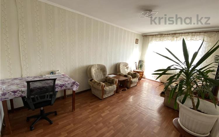 3-комнатная квартира · 61.4 м² · 5/5 этаж, Пришахтинск, 23й микрорайон за 13 млн ₸ в Караганде, Алихана Бокейханова р-н — фото 2