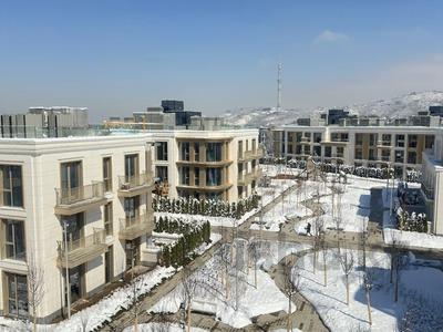 3-комнатная квартира · 95 м² · 2/3 этаж, Достык 300 за 205 млн 〒 в Алматы, Медеуский р-н