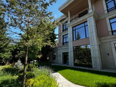 10-бөлмелі пәтер · 900 м² · 1/3 қабат, Жамакаева 256а — Аль Фараби, бағасы: 1.7 млрд ₸ в Алматы, Медеуский р-н