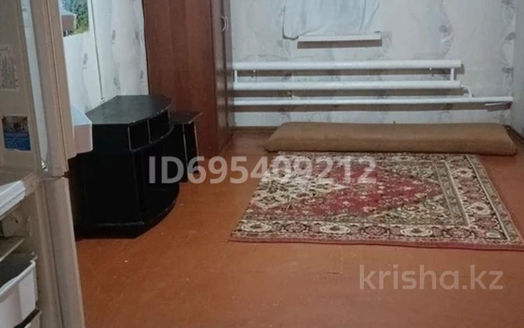 Отдельный дом · 2 комнаты · 40 м², мкр Томарлы, Карасай батыр 27 — М. Мусин за 40 000 〒 в Атырау — фото 2