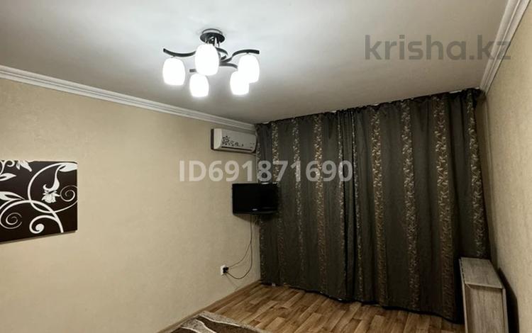 2-бөлмелі пәтер, 55 м², 3/5 қабат ай сайын, Сырым Датова 14, бағасы: 150 000 〒 в Атырау — фото 5