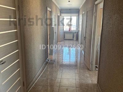 Свободное назначение, офисы, магазины и бутики, салоны красоты, медцентры и аптеки, образование, кабинеты и рабочие места, студии · 80 м² за 300 000 〒 в Костанае