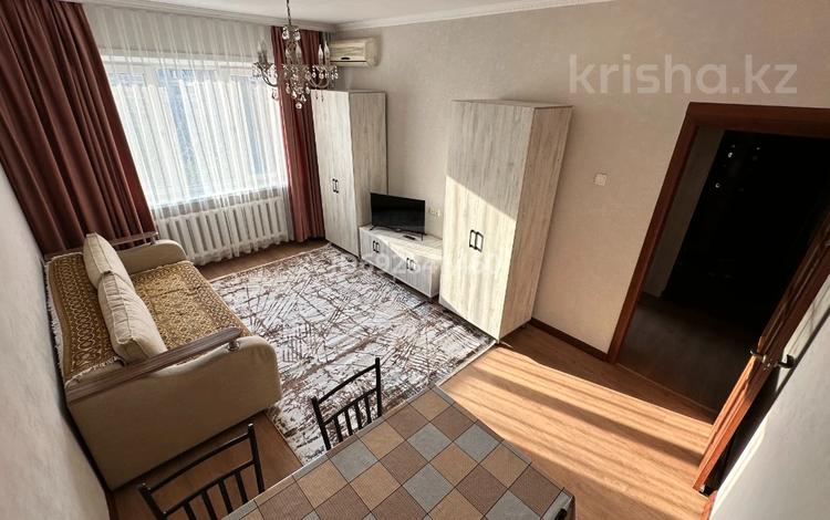 2-комнатная квартира, 56 м², 5/9 этаж помесячно, мкр Жетысу-2 33 за 290 000 〒 в Алматы, Ауэзовский р-н — фото 2