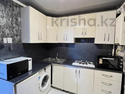 2-комнатная квартира · 50 м² · 3/4 этаж, Толе би 52 — Желтоксан Абая Сулейменова за 13 000 〒 в Таразе