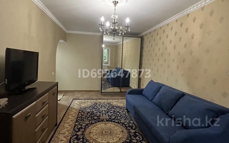 2-комнатная квартира, 45 м², 2/5 этаж помесячно, мкр Самал, Абая 20/3