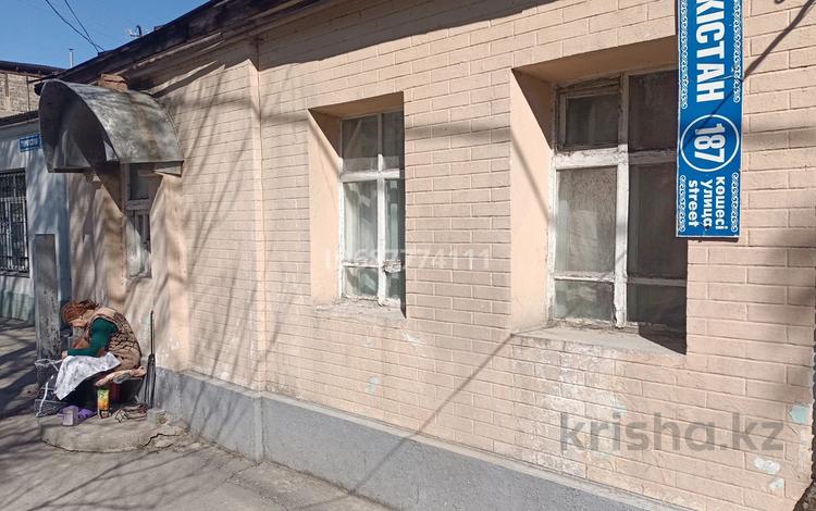 Отдельный дом · 1 комната · 150 м² · 8 сот., Туркистанская 185 — Аблязимова за 55 млн 〒 в Шымкенте — фото 11