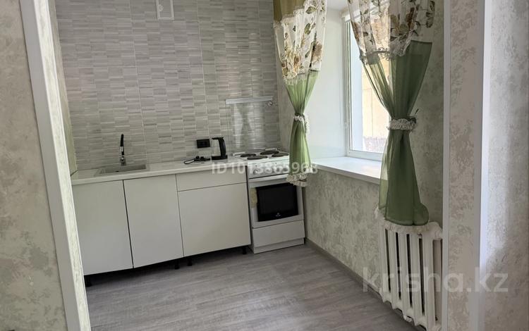 3-комнатная квартира · 48 м² · 1/5 этаж, Ломова за 15 000 ₸ в Павлодаре — фото 2