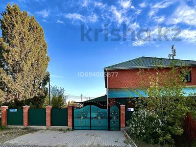 Жеке үй · 6 бөлме · 286 м² · 10 жүзд., Балбырауын 1, бағасы: 70 млн ₸ в Актобе, мкр. Сельмаш