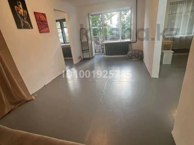 2-комнатная квартира · 50 м² · 3/4 этаж, Назарбаев 222 — Остановка Маншук Маметова за 140 000 ₸ в Уральске