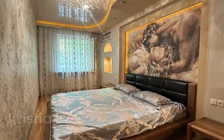 3-комнатная квартира · 56 м² · 1/4 этаж, мкр №10 12 за 300 000 ₸ в Алматы, Ауэзовский р-н — фото 14